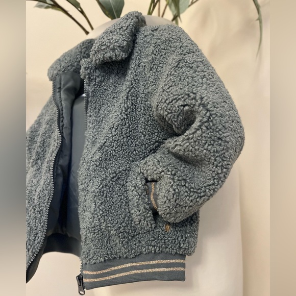 Toddler Sherpa Jacket sz 2yrs. Khaki w/rosegold trim. New without tags. - Picture 6 of 9